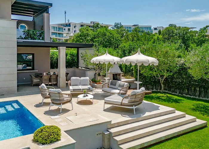 Prestige Deluxe By Interhome *