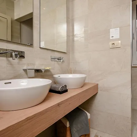 Dom wakacyjny Prestige Deluxe By Interhome *