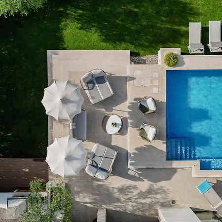 Prestige Deluxe By Interhome *