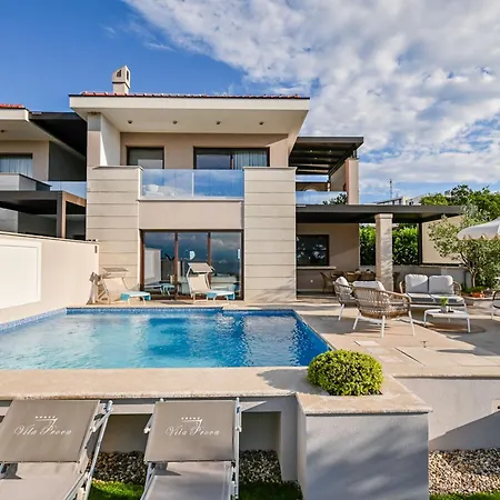 Prestige Deluxe By Interhome *